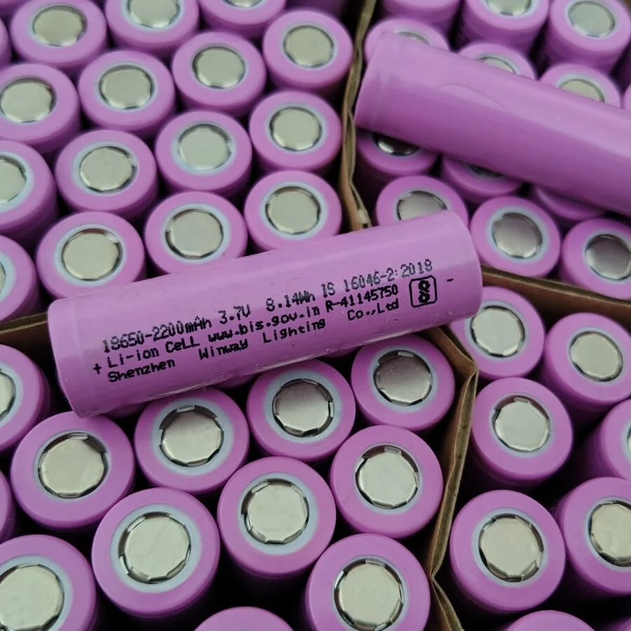 18650 3.7V 2200mAh Lithium-Ion Rechargeable Cell — Power & Components