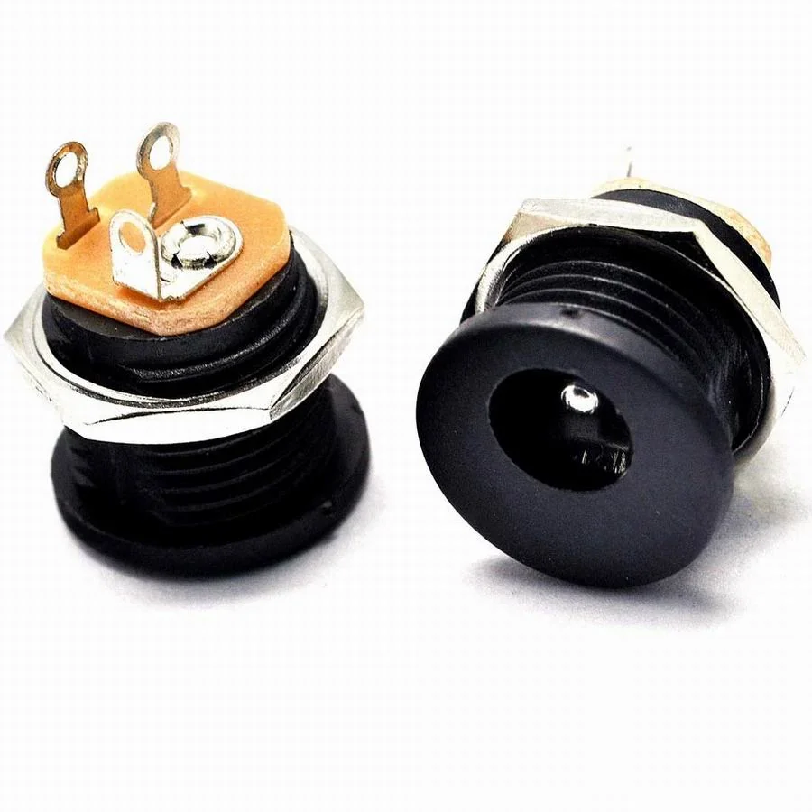 2.1×5.5mm DC Power Jack Socket Panel Mount (Female) 3Pin — Connectors & Wires — Detail / close-up