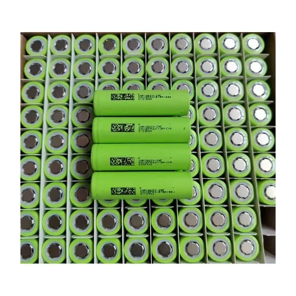 DMEGC INR18650-29E 3.7V 2900mAh Li-Ion Battery — Power & Components — Detail / close-up