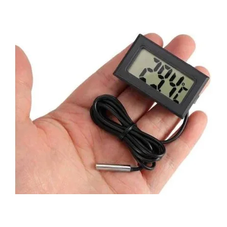 Mini Digital LCD Temperature Meter — Sensors — Detail / close-up