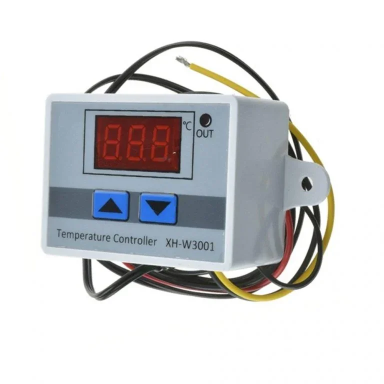 XH-W3001 AC 220V 1500W Digital Microcomputer Thermostat Switch — Sensors — Detail / close-up